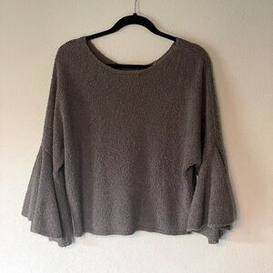 Soft, 3/4 Flare Sleeve Brown/Green Sweater. Size Medium.